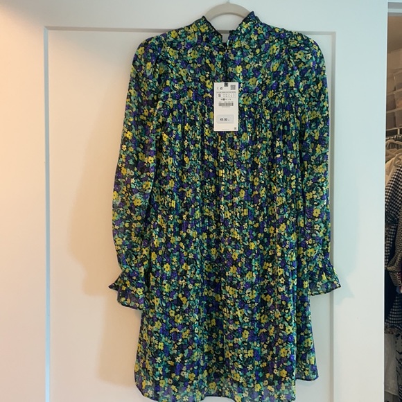 Pleated Floral Mini Dress from Zara NWT - Picture 2 of 6